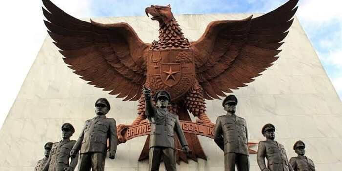 Asal Usul Pancasila Indonesia : Kapan Dibuatnya & Pakai Bahasa Apa?